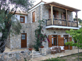 Homeberry Traditional Stone House in Tiros